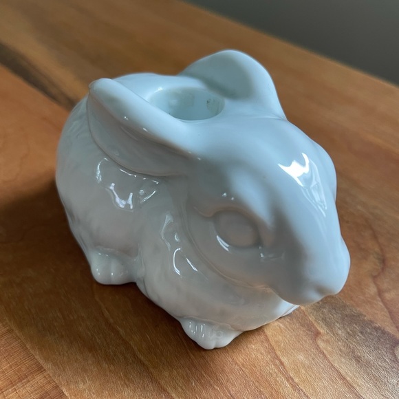 Vintage Takahashi Ceramic 5" White Bunny Rabbit Pillar Candle Holder - Picture 4 of 5